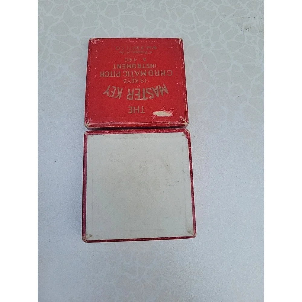 VTG The Master Key Chromatic Pitch Pipe Instrument Wm KRATT Co A-440 13 KEYS